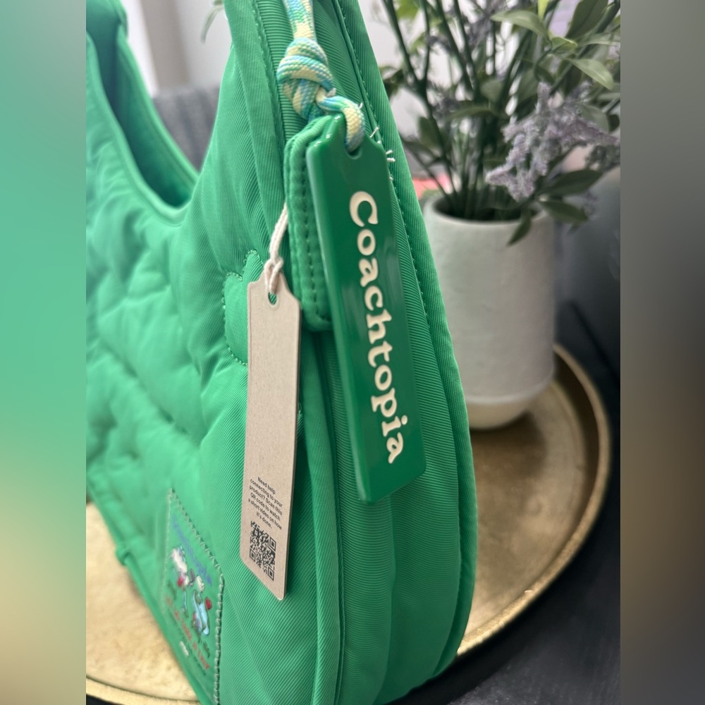 Coachtopia Loop Ergo Bag in Recycled Polyester
Cloud Quilted - Picture 5 of 7